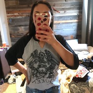 Queen 3/4 sleeve tour tee